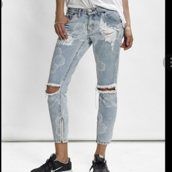 Inflated Cateye Sunglasses in Nylon (Black)